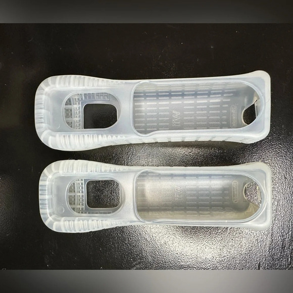 Nintendo Wii Controller Rubber Gel Cover PAIR 2 - Picture 2 of 3